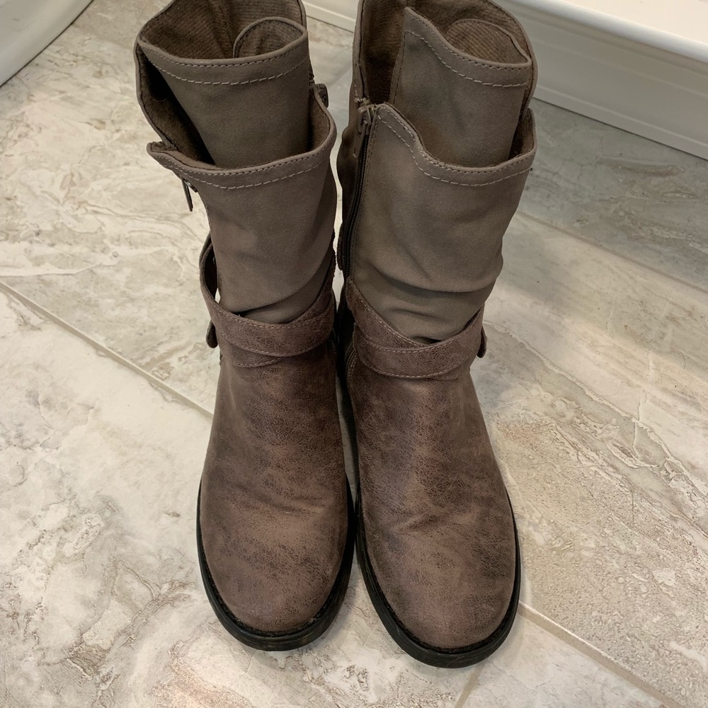 Carlos Santana Women’s Sawyer Moto Boot